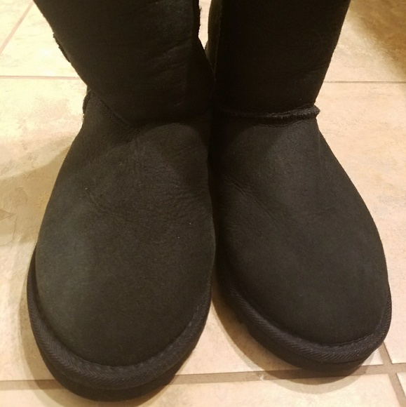 UGG Shoes - Classic Short Ugg boots black womens size 5
